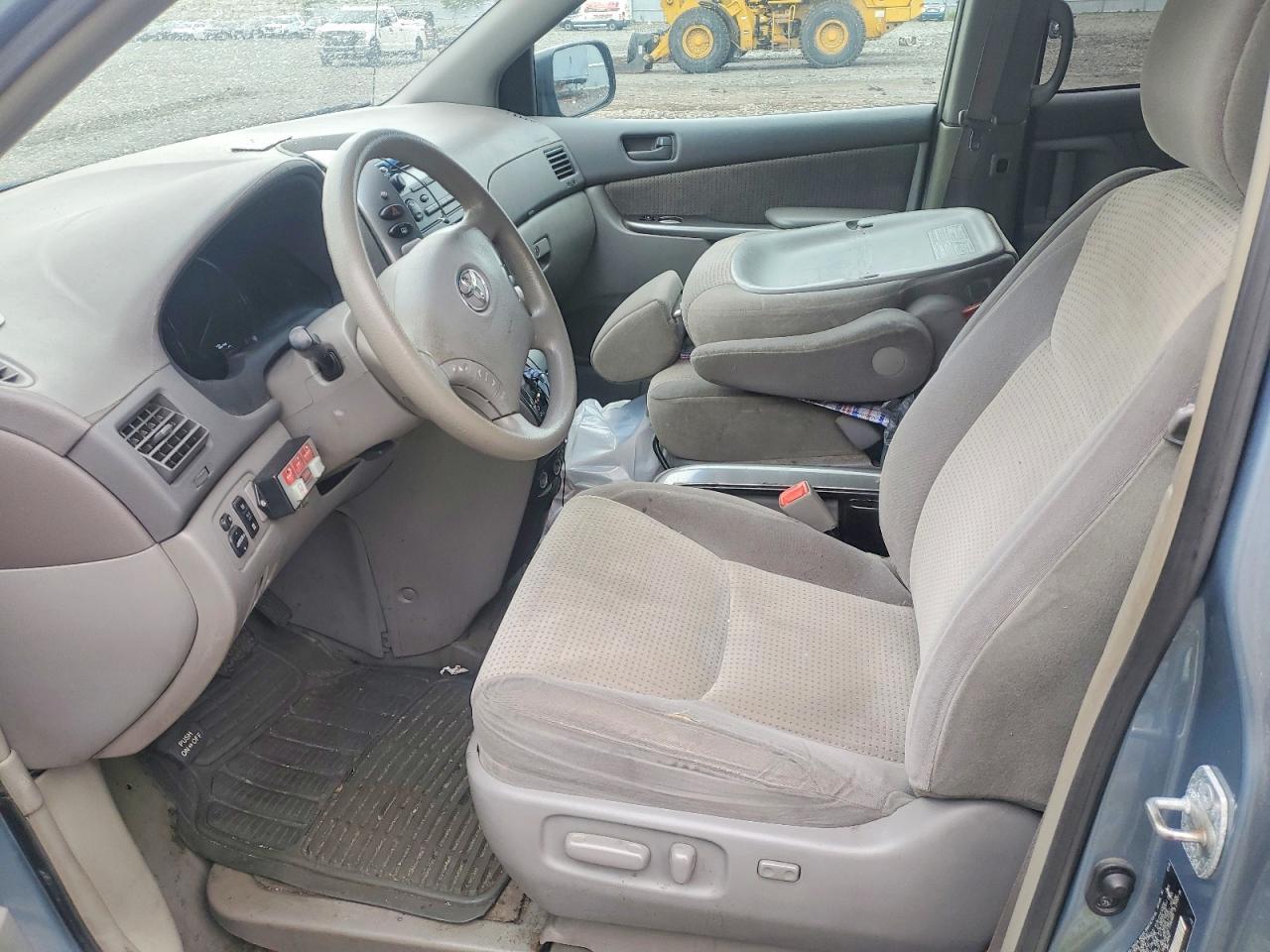 2006 Toyota Sienna Le 8 Passenger - Фото 7
