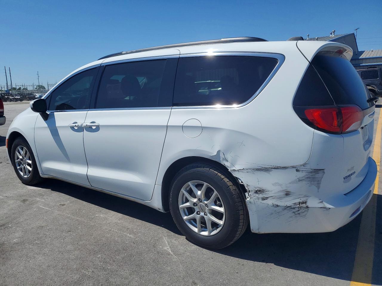 2021 Chrysler Voyager Lxi - Image 2