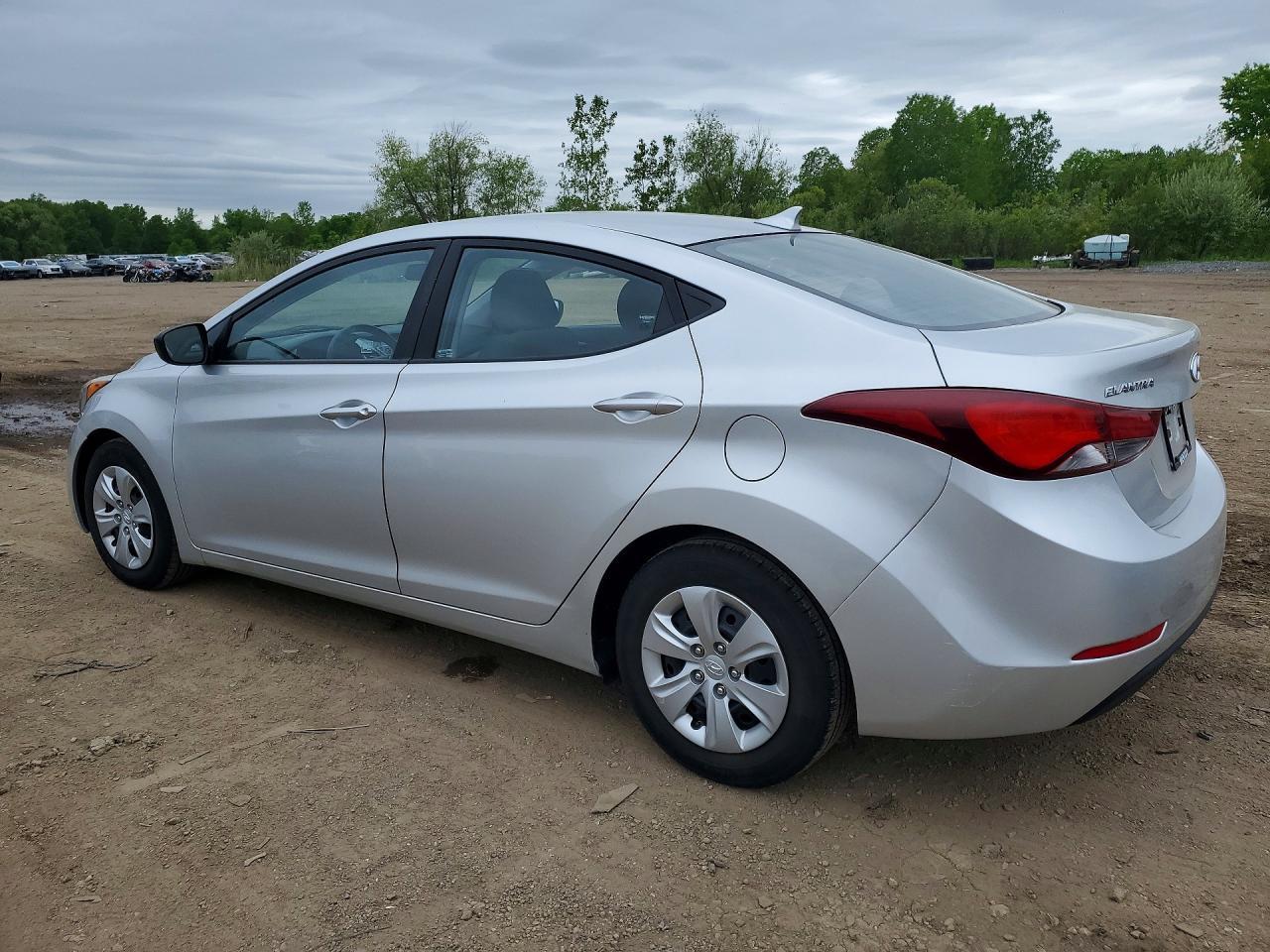 2016 Hyundai Elantra Se - Фото 2