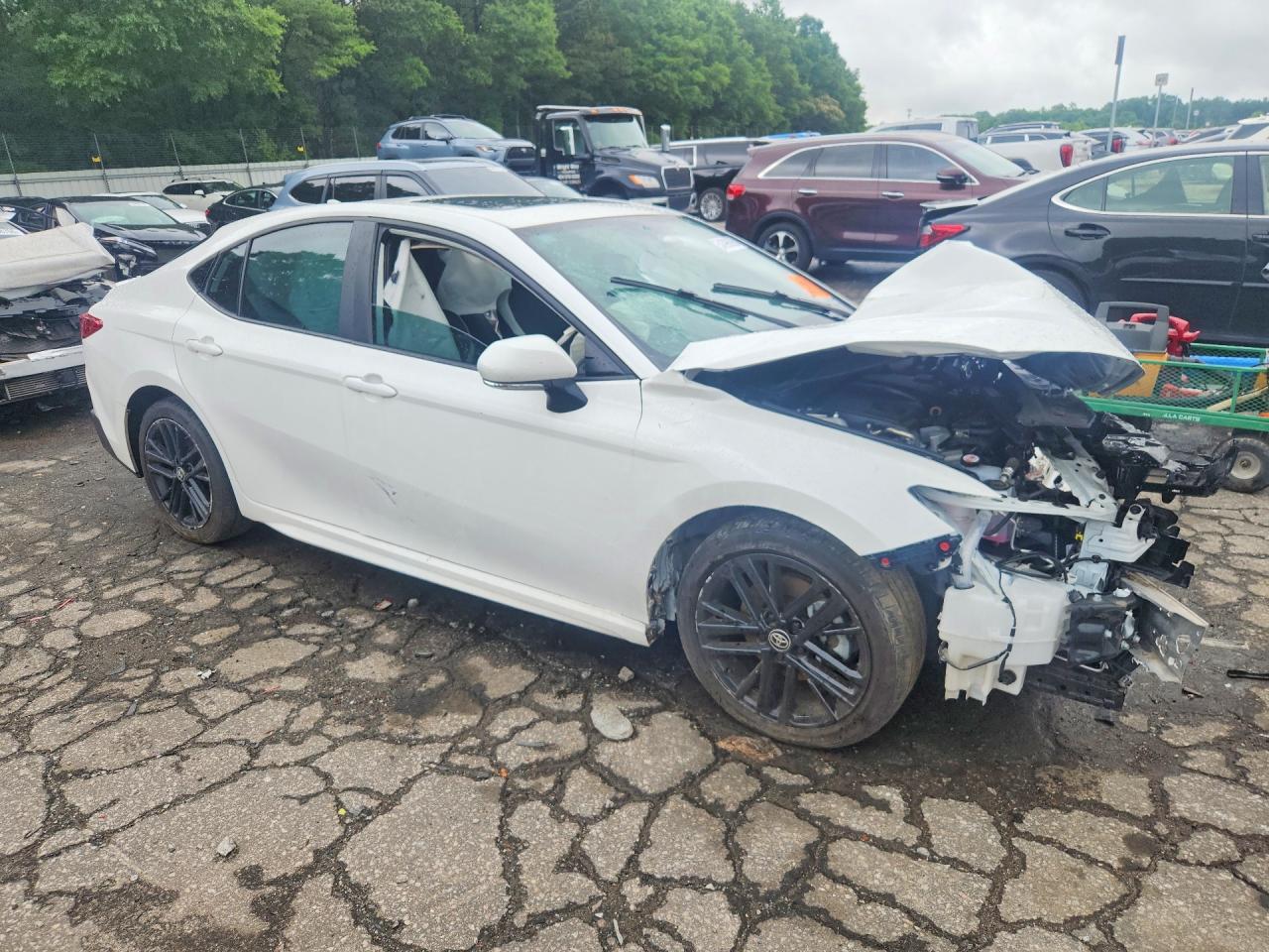 2025 Toyota Camry Se - Фото 4