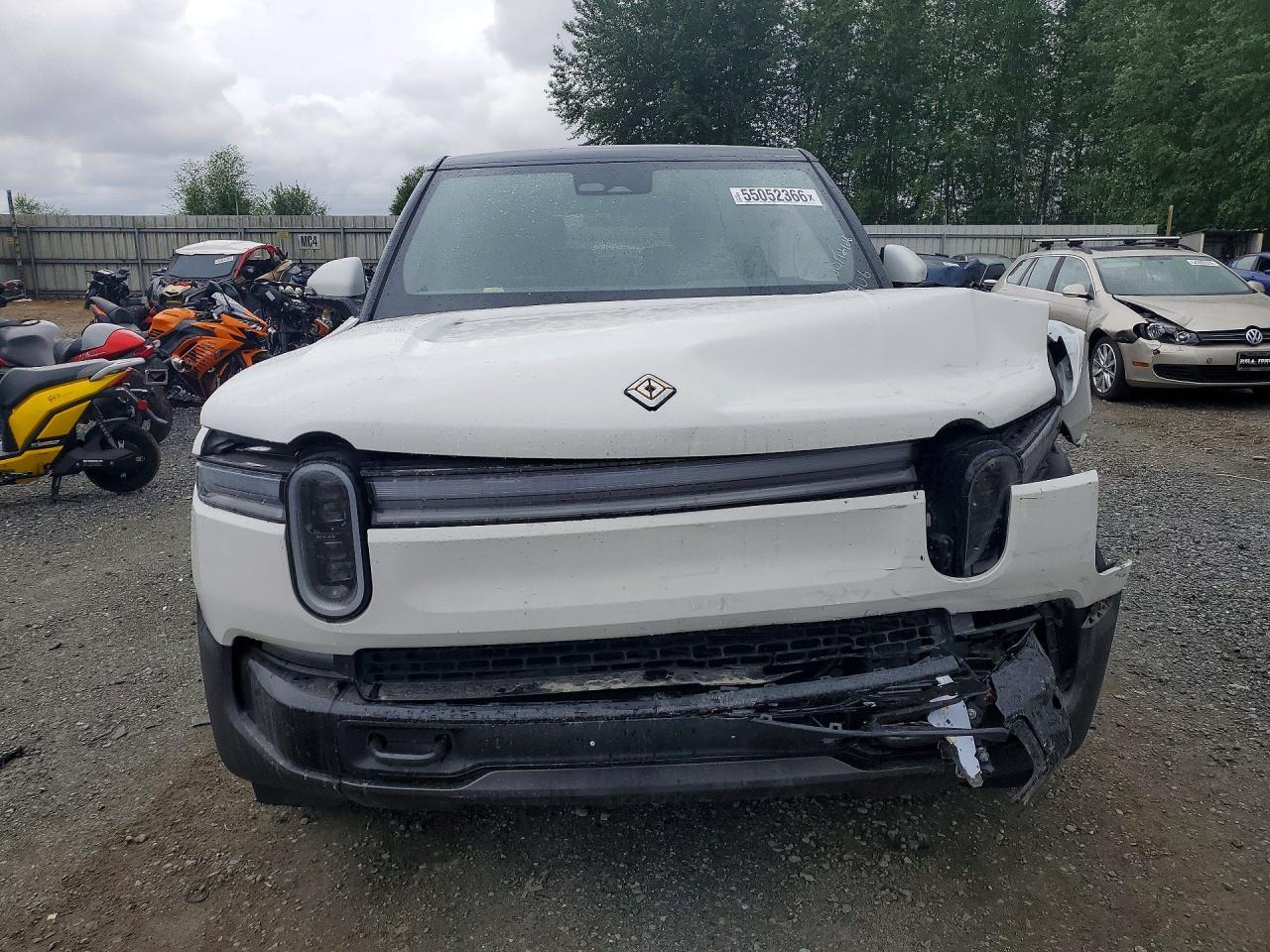 2026 Rivian R1S Premium - Image 5