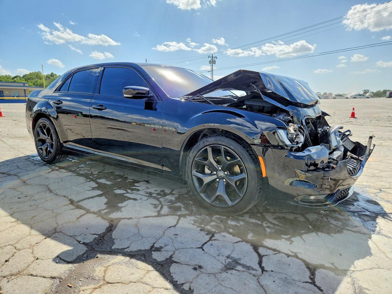 2022 Chrysler 300 S - Image 4