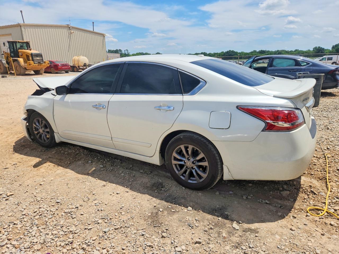 2015 Nissan Altima 2.5 S - Фото 2