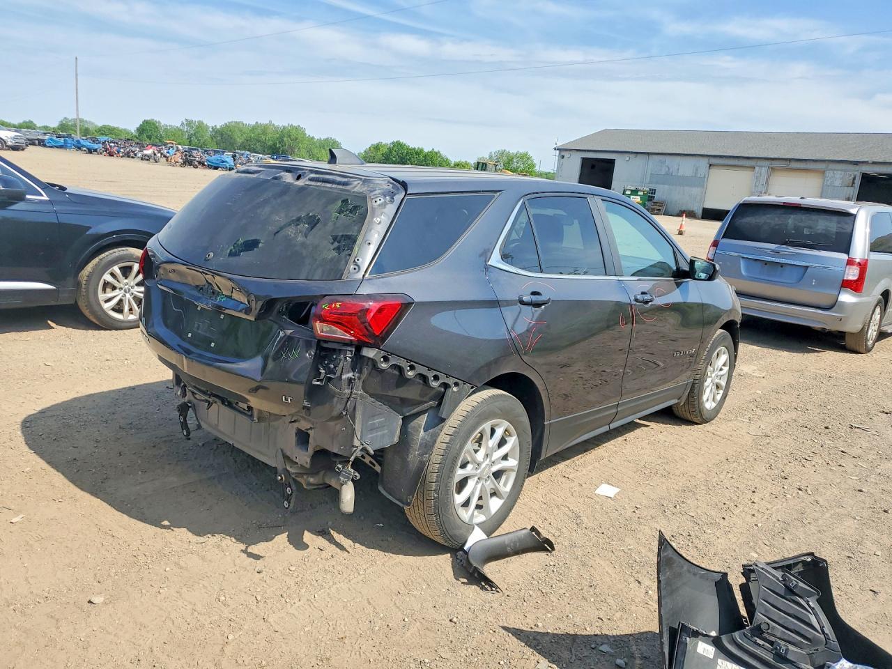 2022 Chevrolet Equinox Lt - Фото 3