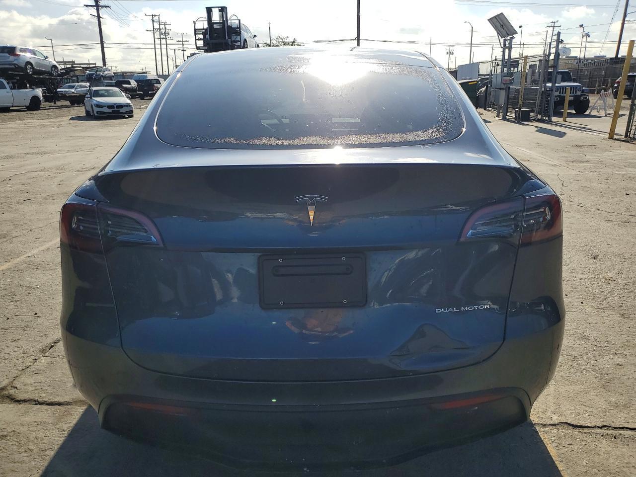 2023 Tesla Model Y - Image 6