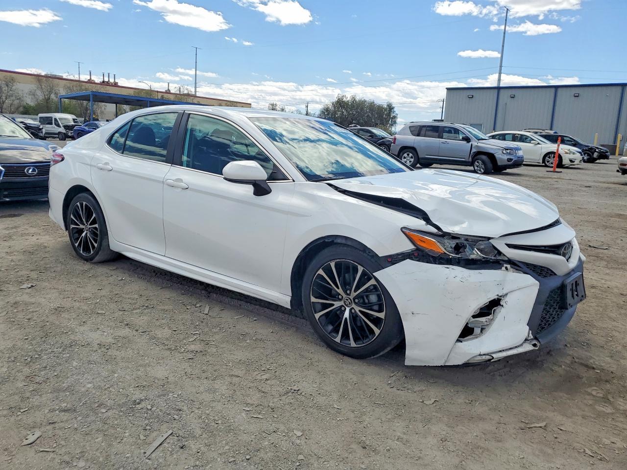 2020 Toyota Camry Se - Image 4