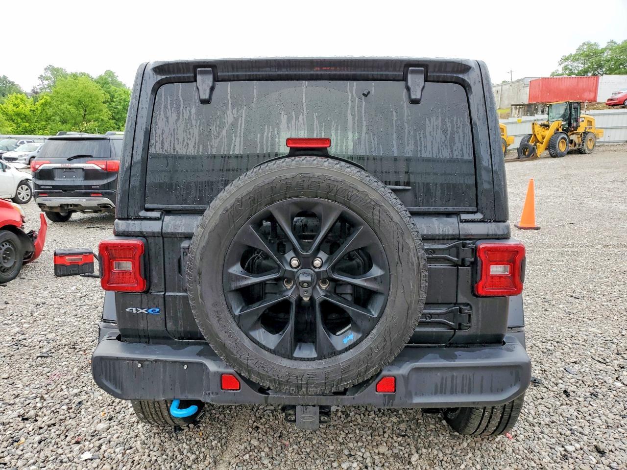 2023 Jeep Wrangler Sahara 4Xe - Image 6
