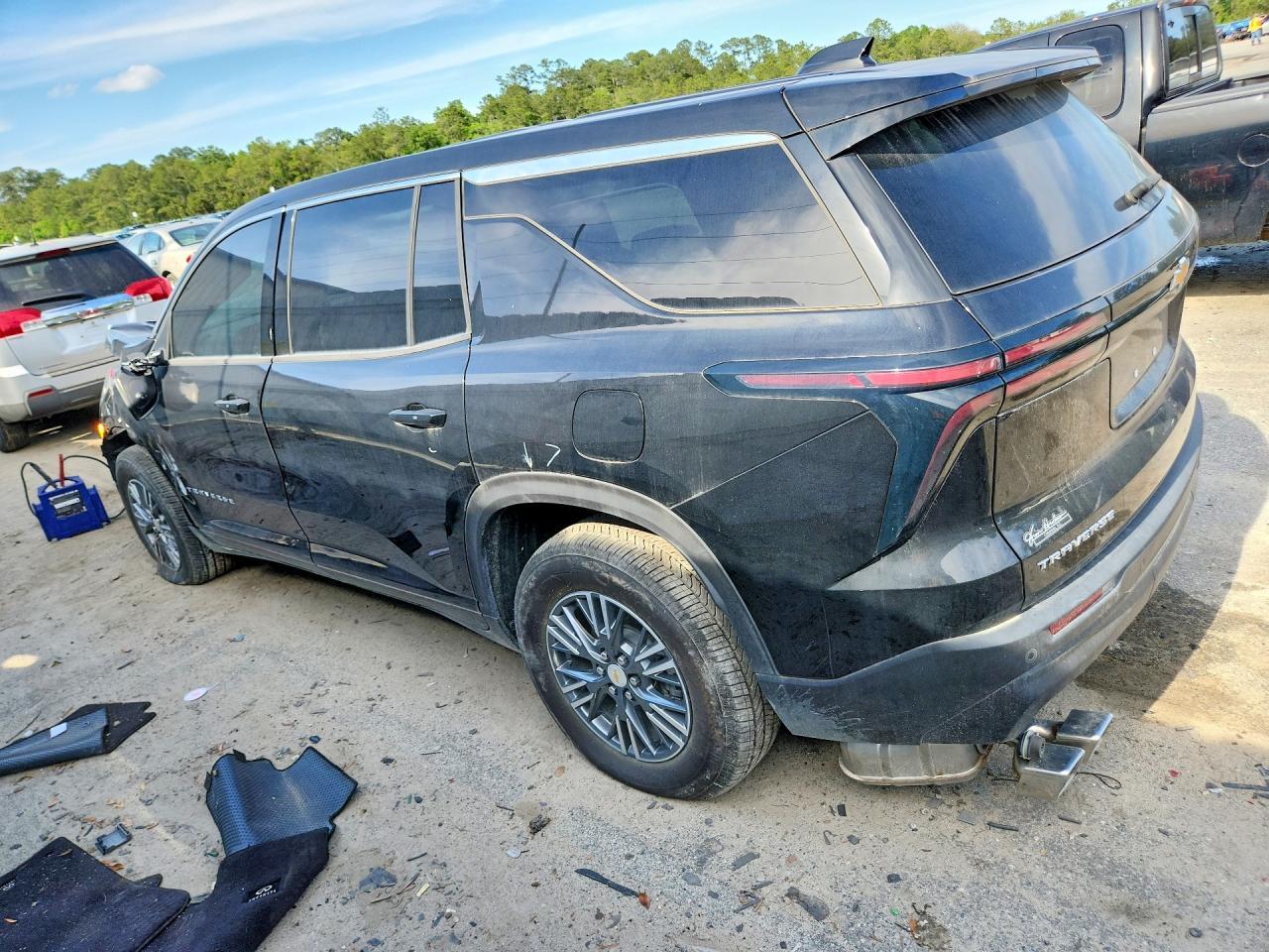 2024 Chevrolet Traverse Ls - Фото 2