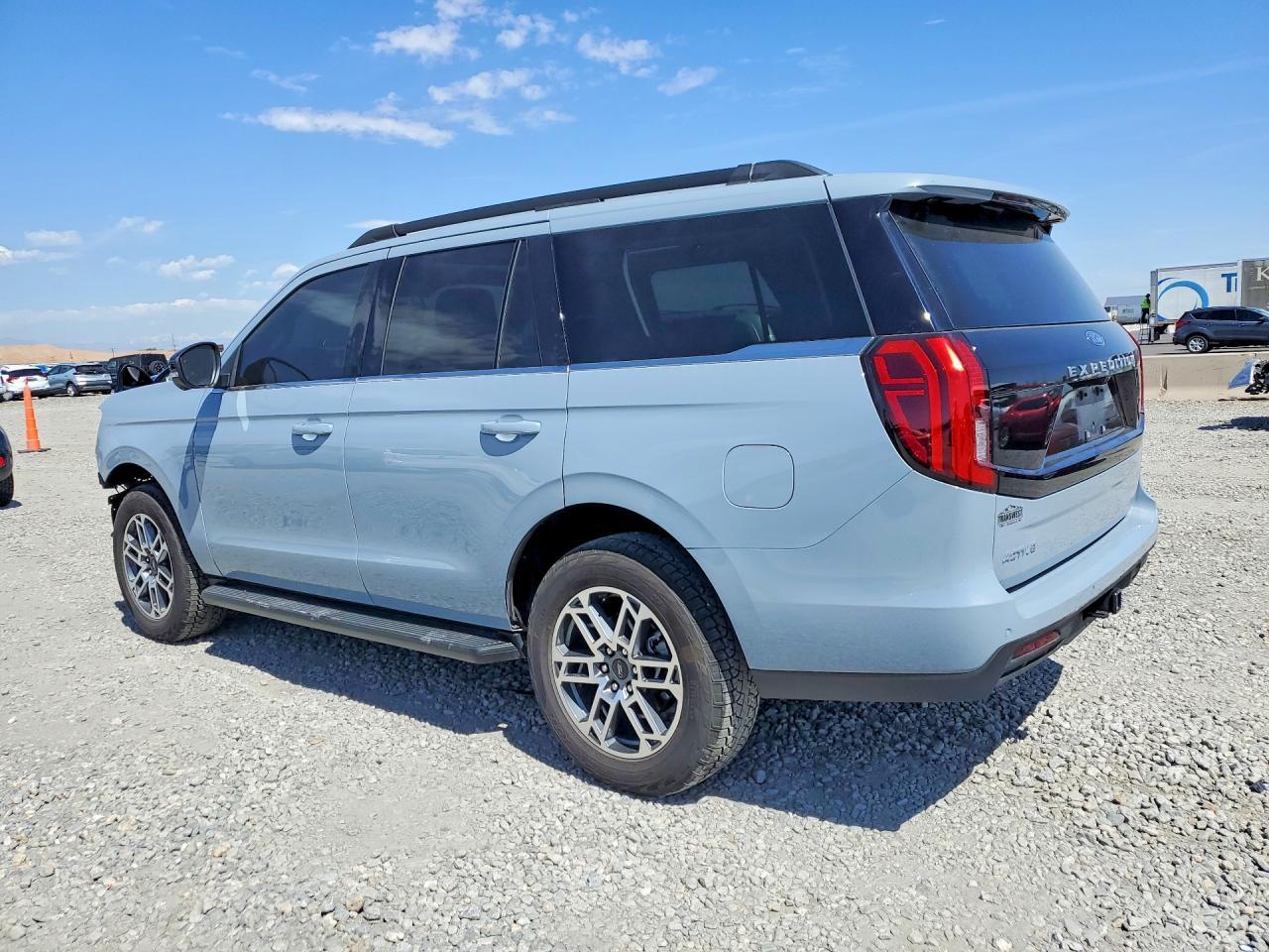 2025 Ford Expedition Active - Image 2