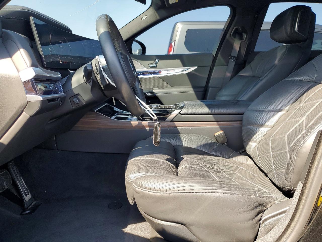 2023 BMW 740 I - Фото 7