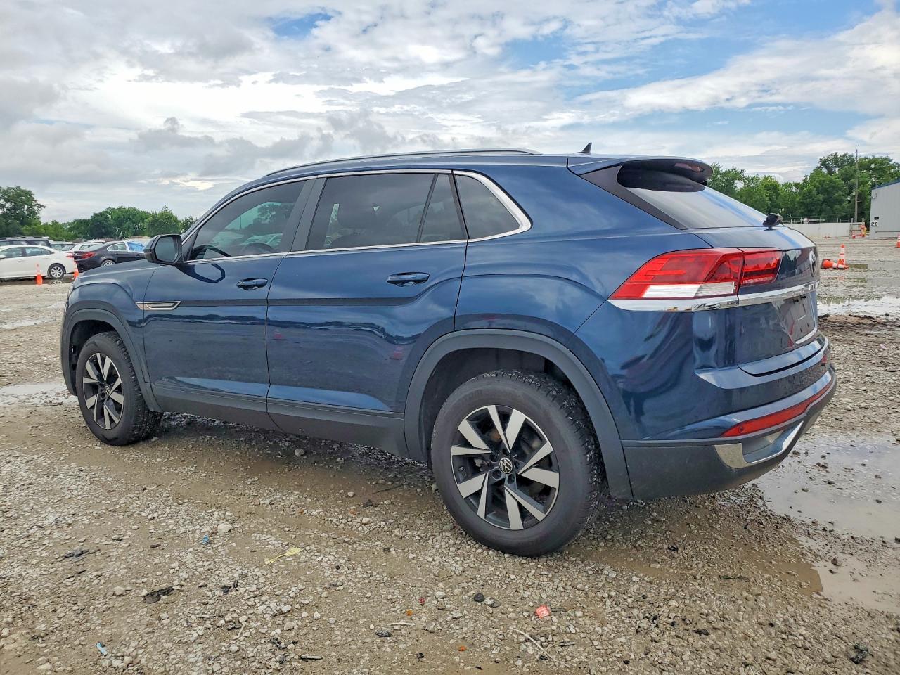 2020 Volkswagen Atlas Cross Sport Sel - Image 2