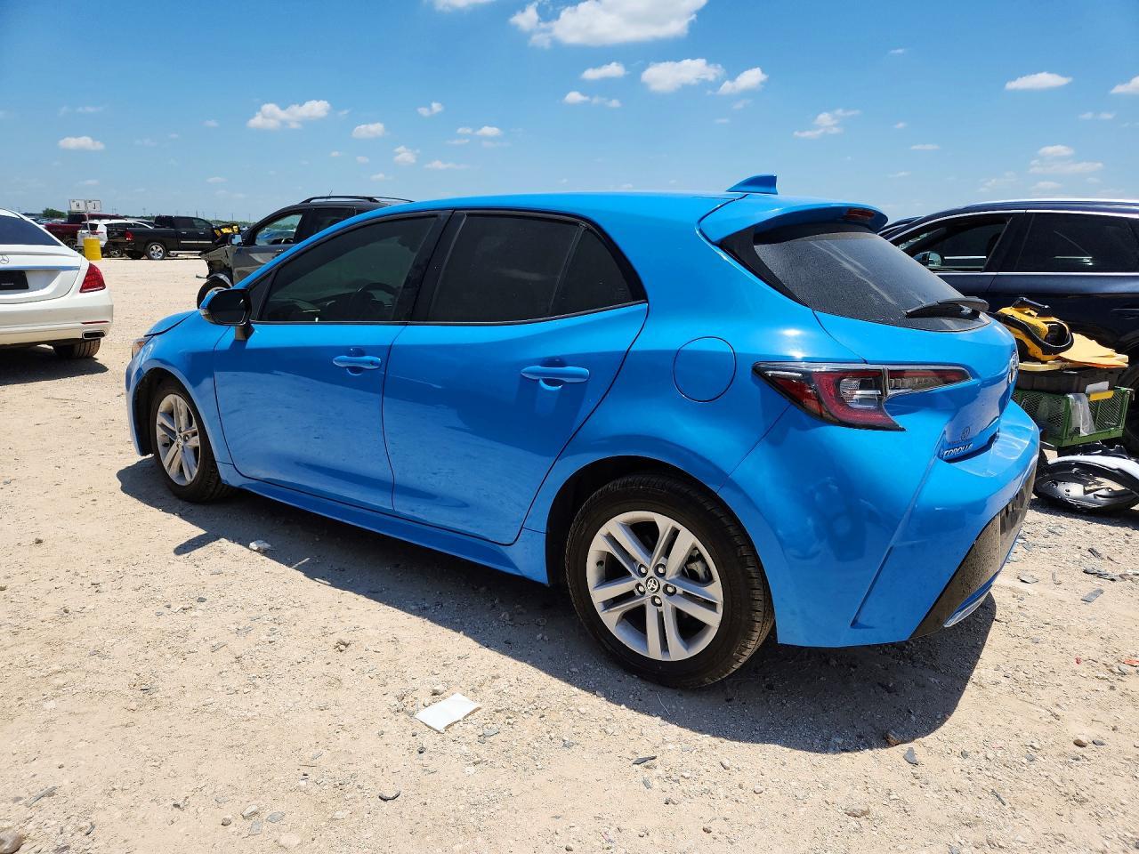 2022 Toyota Corolla Hatchback Se - Image 2