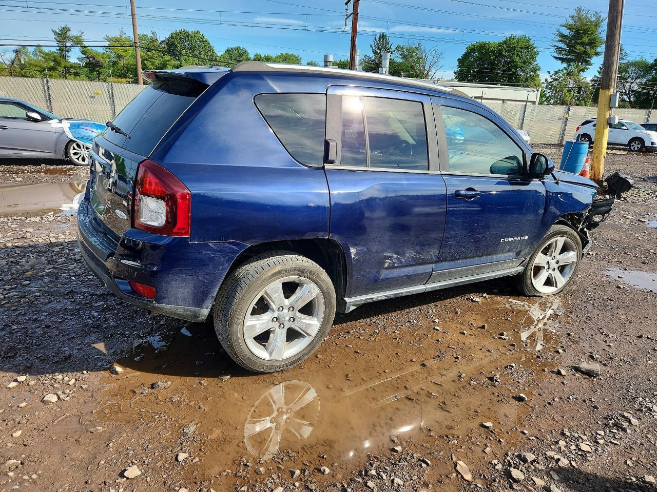 2014 Jeep Compass Latitude - Image 3