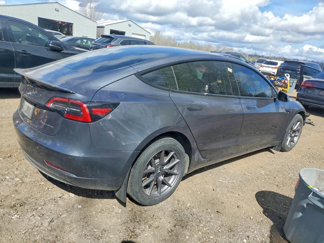 2023 Tesla Model 3 - Image 3