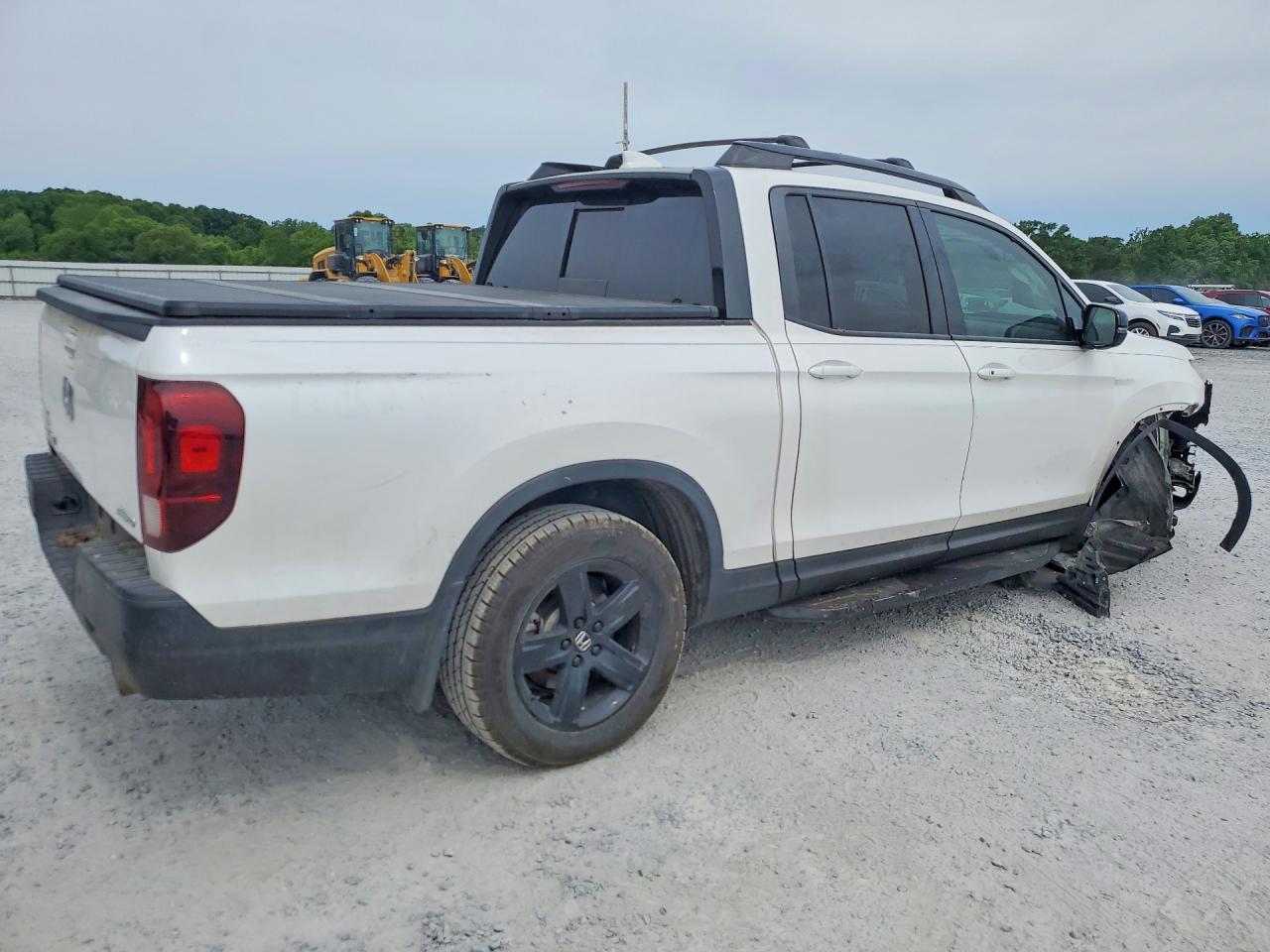 2023 Honda Ridgeline Black Edition - Image 3