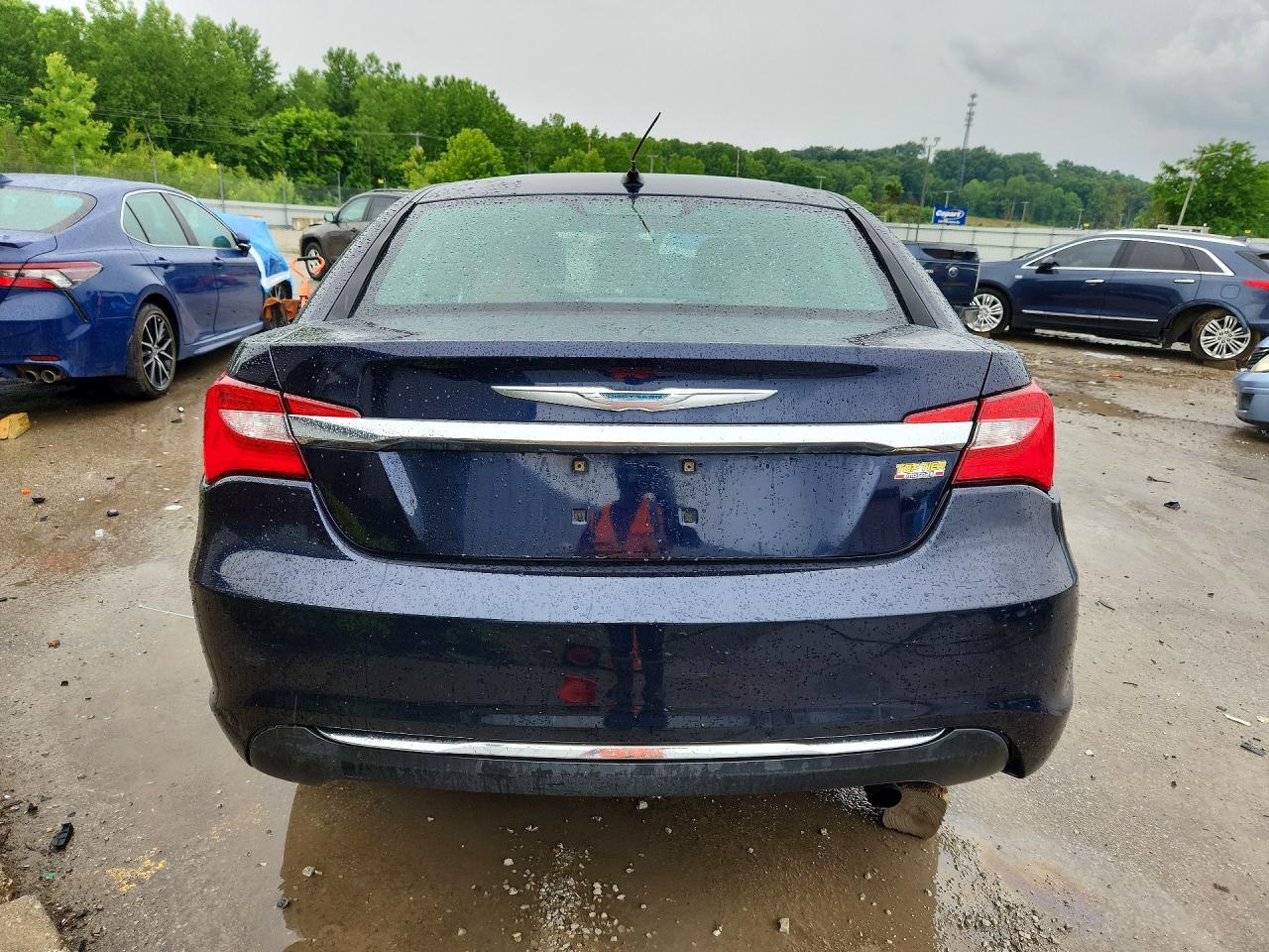 2012 Chrysler 200 Touring - Фото 6
