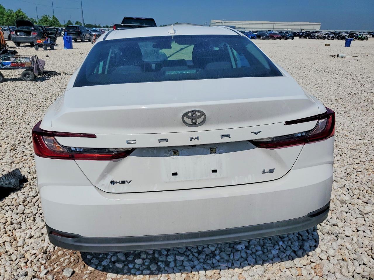 2025 Toyota Camry Le - Фото 6