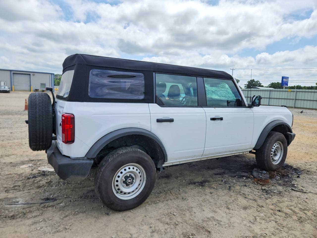 2025 Ford Bronco - Фото 3
