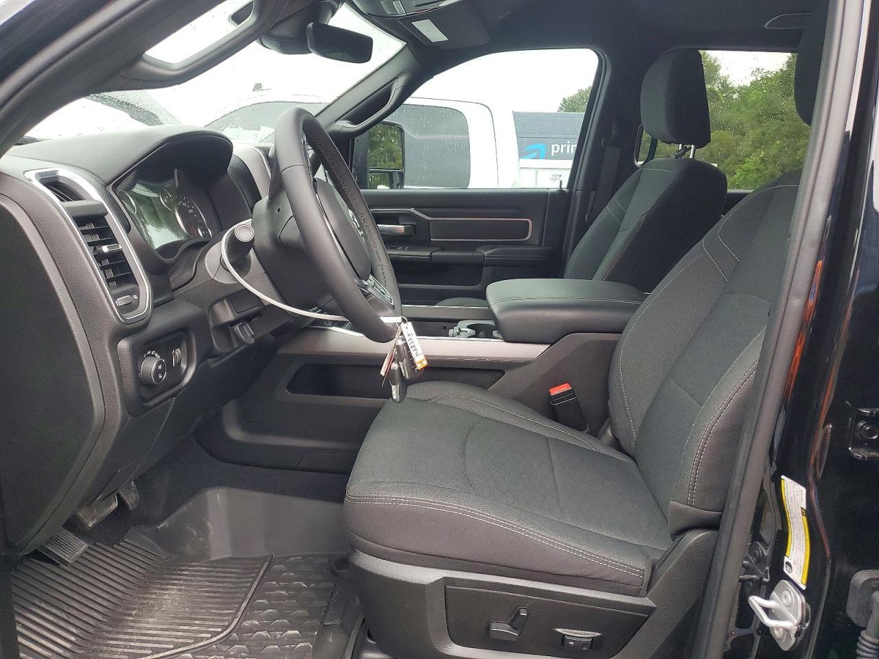 2025 Ram 3500 Big Horn - Фото 7