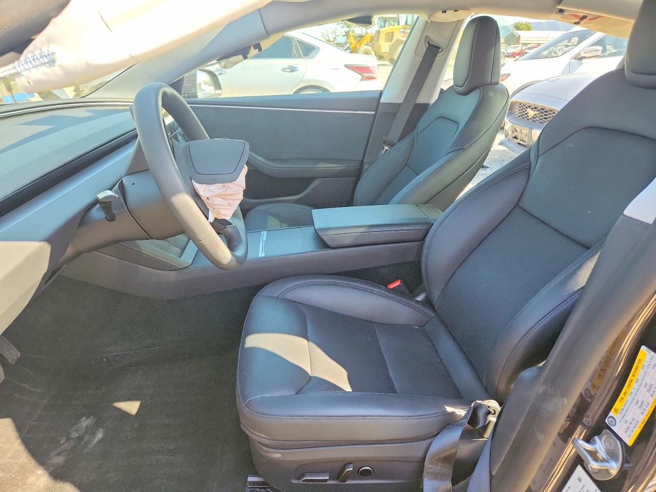 2026 Tesla Model 3 - Фото 7