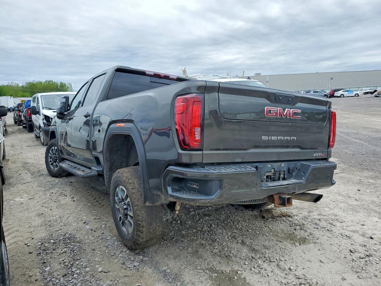 2022 GMC Sierra K3500 At4 - Фото 2