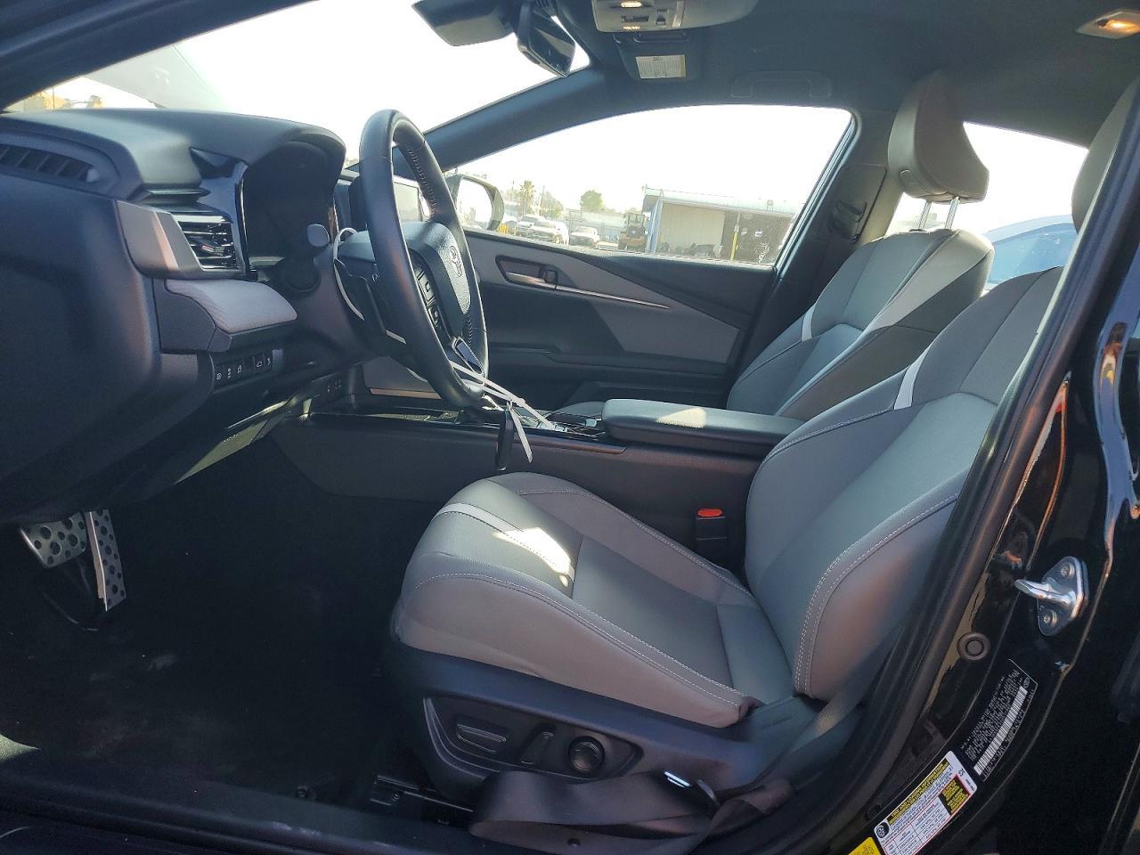 2025 Toyota Camry Se - Фото 7