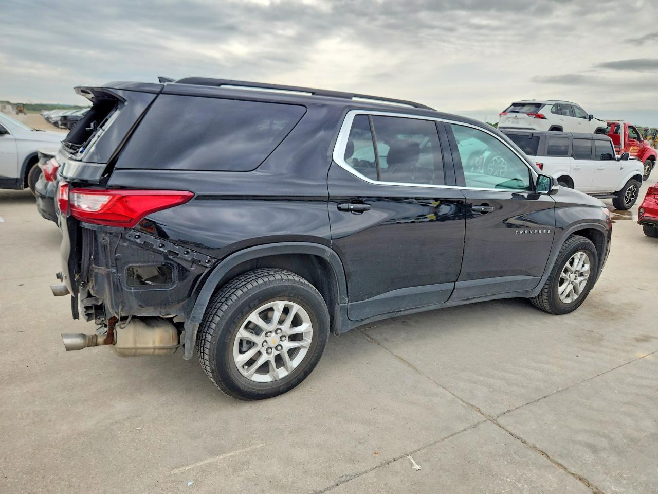 2020 Chevrolet Traverse Lt - Image 3