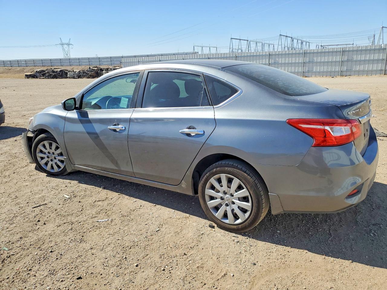 2017 Nissan Sentra S - Фото 2