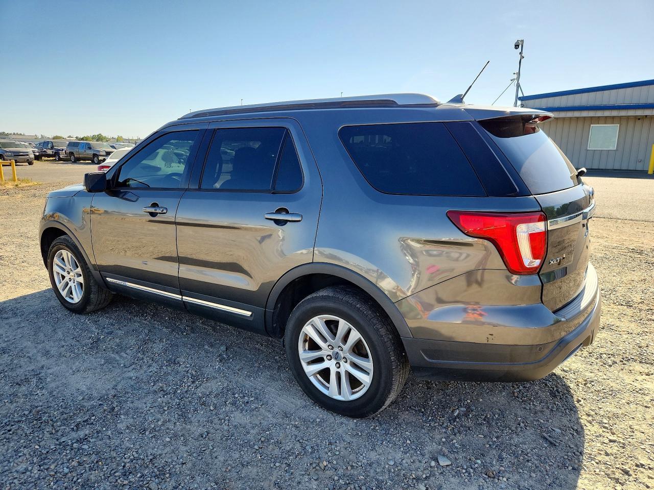 2019 Ford Explorer Xlt - Image 2