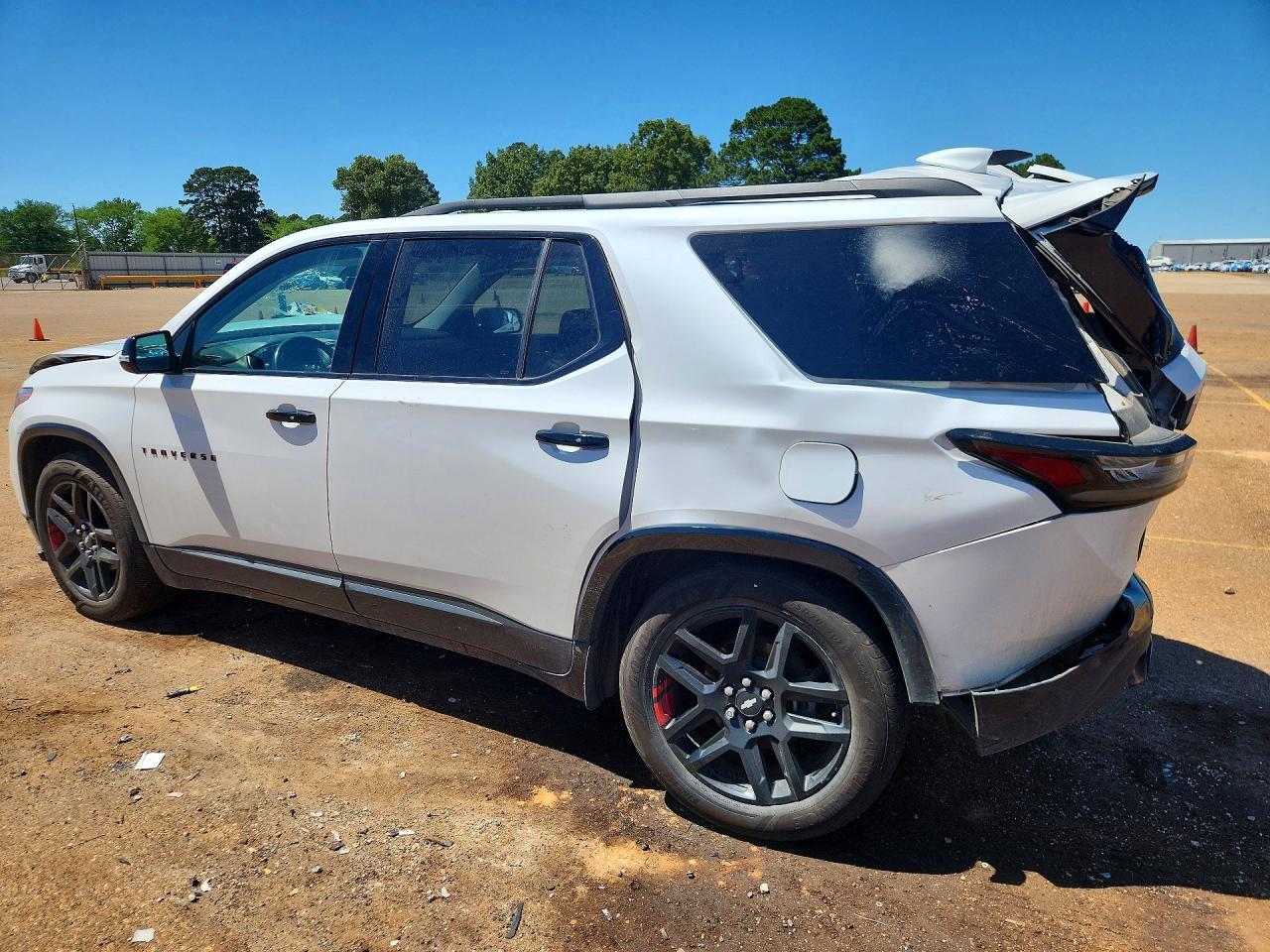 2019 Chevrolet Traverse Premier - Image 2