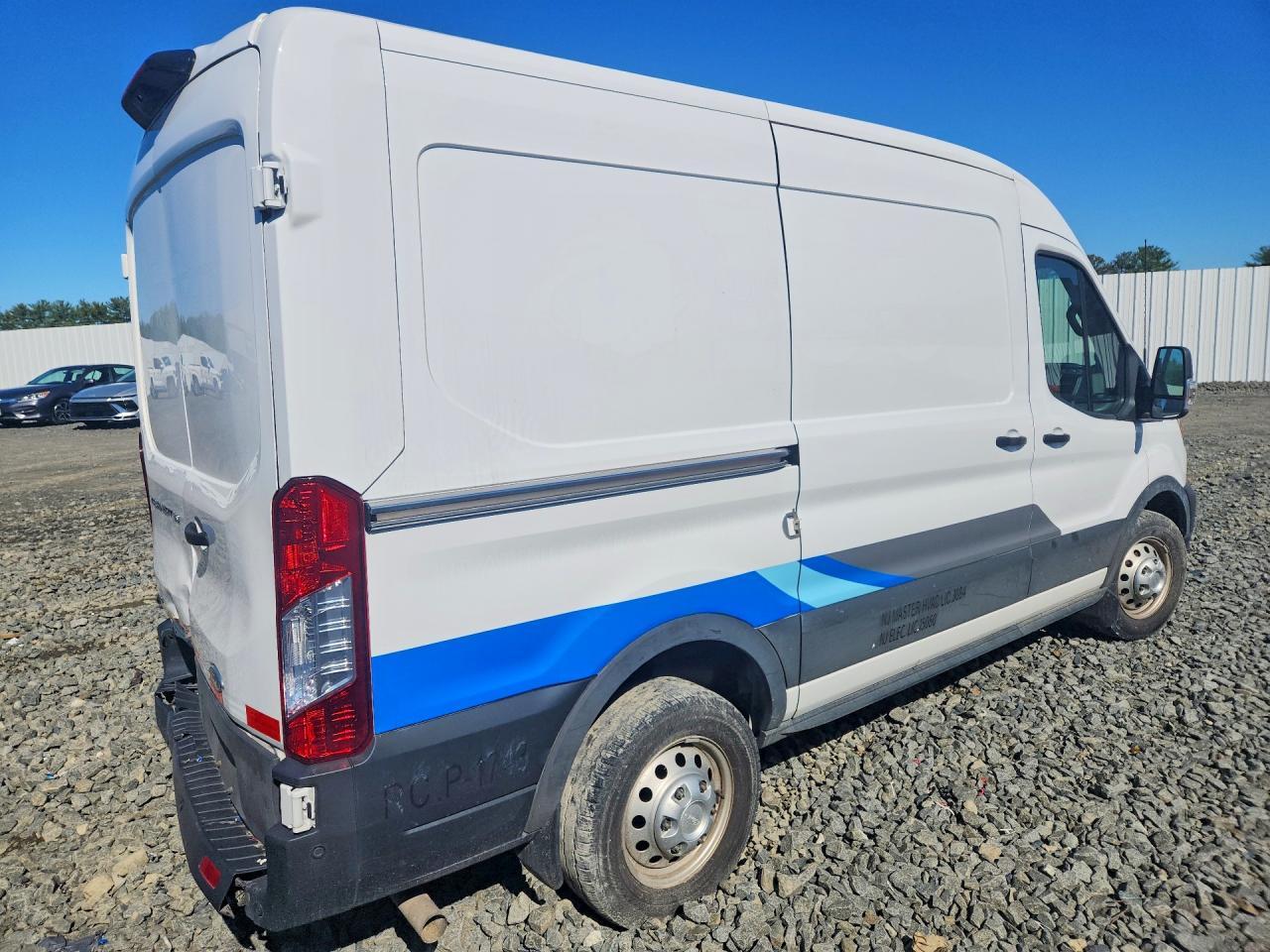2023 Ford Transit 150 Utility / Service Van - Фото 3
