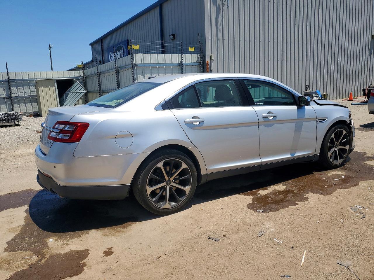 2015 Ford Taurus Limited - Image 3