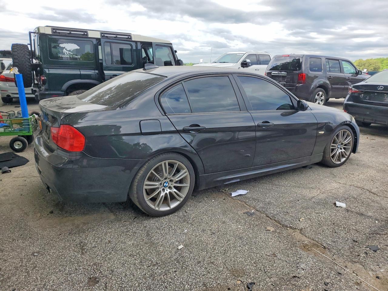 2011 BMW 335I 4D Sa - Фото 3