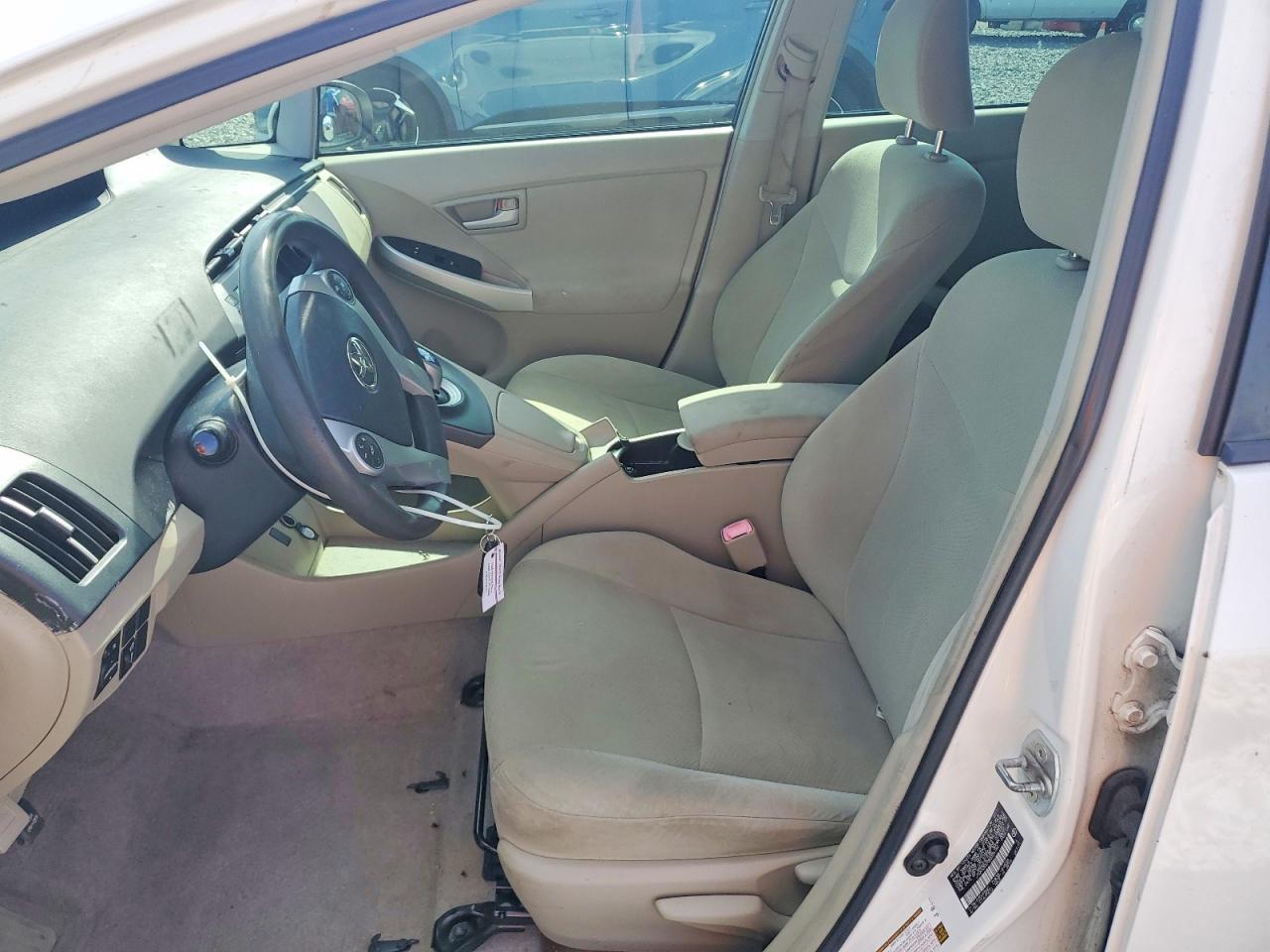 2011 Toyota Prius Two - Фото 7