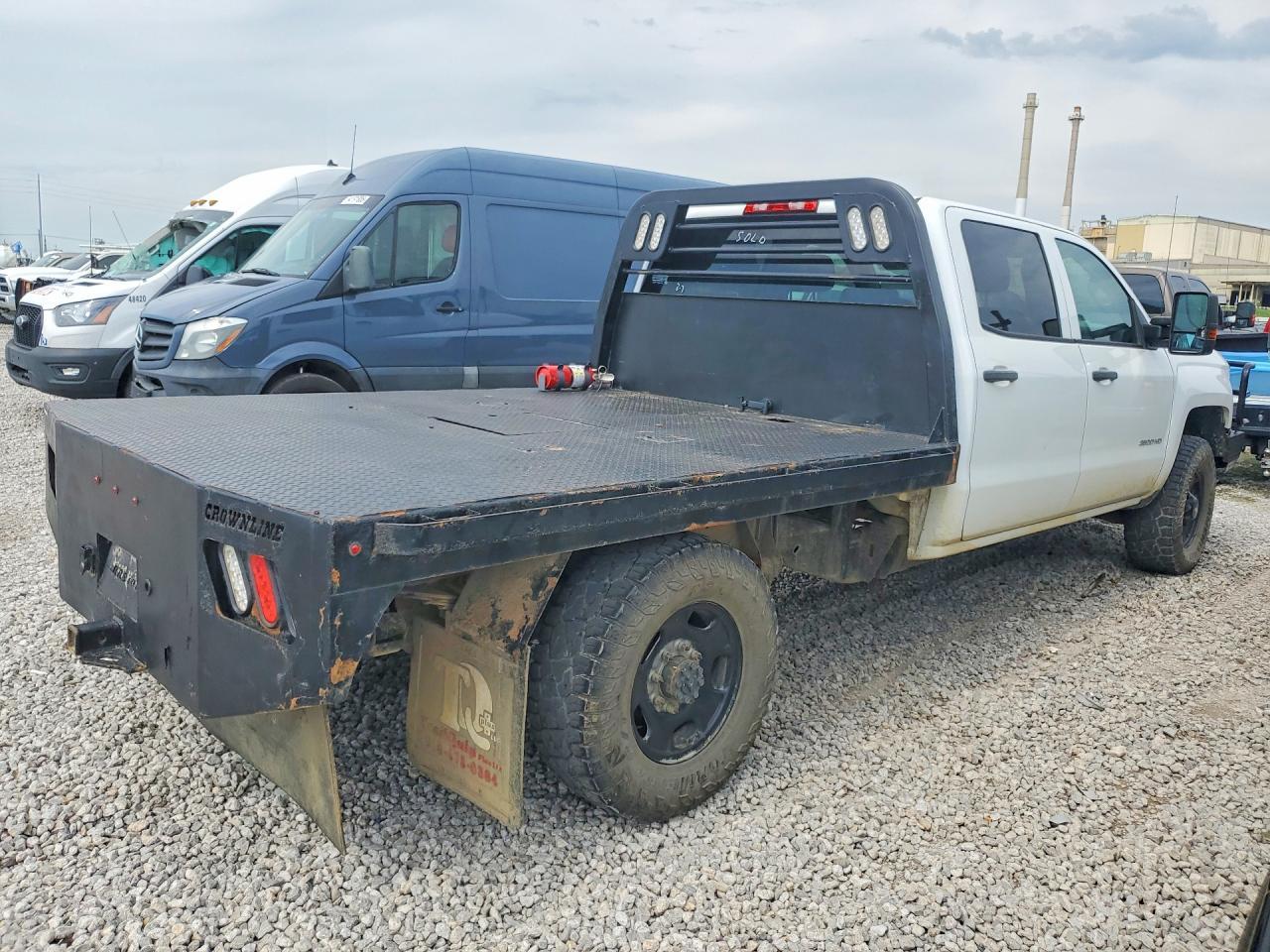 2015 Chevrolet Silverado K2500 Heavy Duty - Image 3