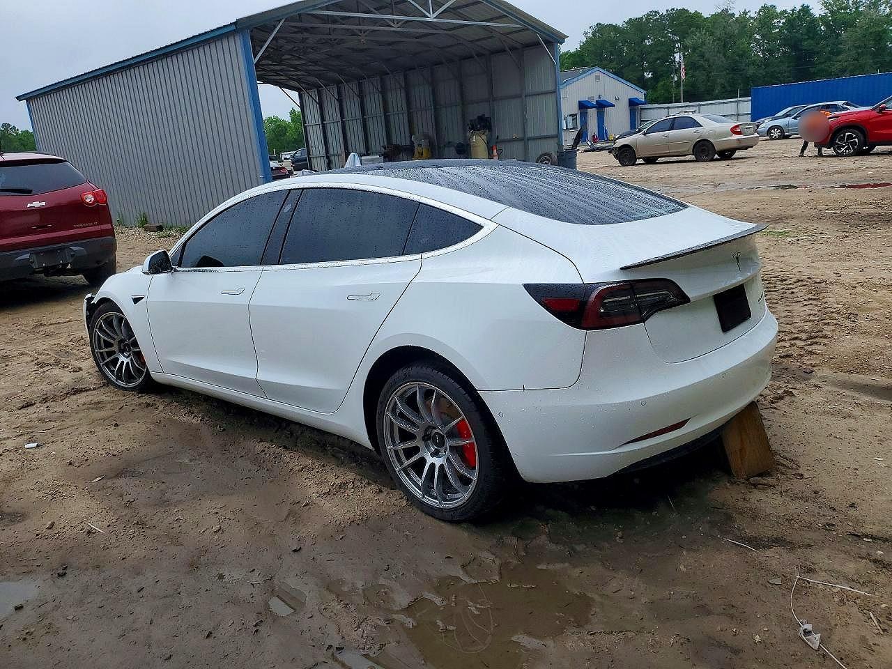 2020 Tesla Model 3 - Image 2