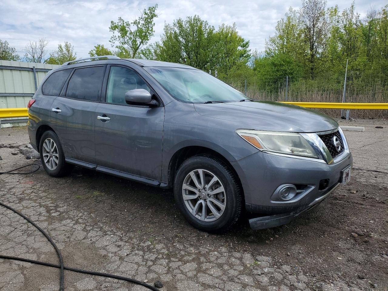 2016 Nissan Pathfinder S - Image 4