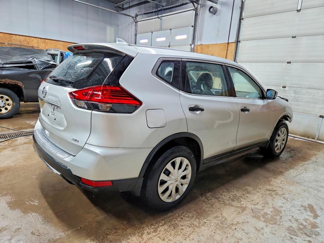 2017 Nissan Rogue S - Image 3