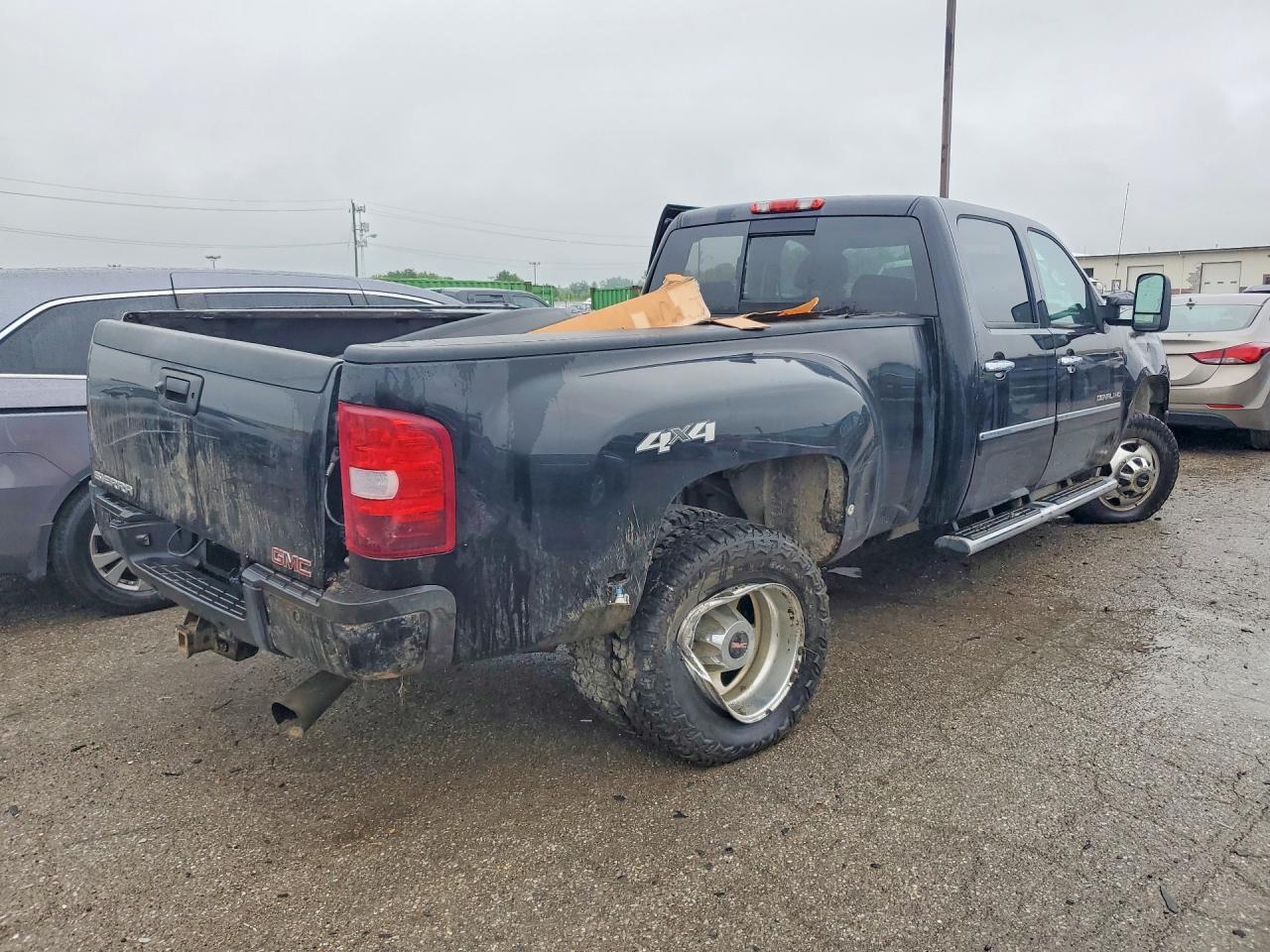 2013 GMC Sierra K3500 Denali - Image 3
