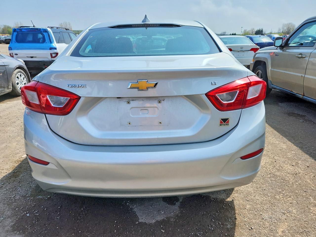 2017 Chevrolet Cruze Lt - Image 6