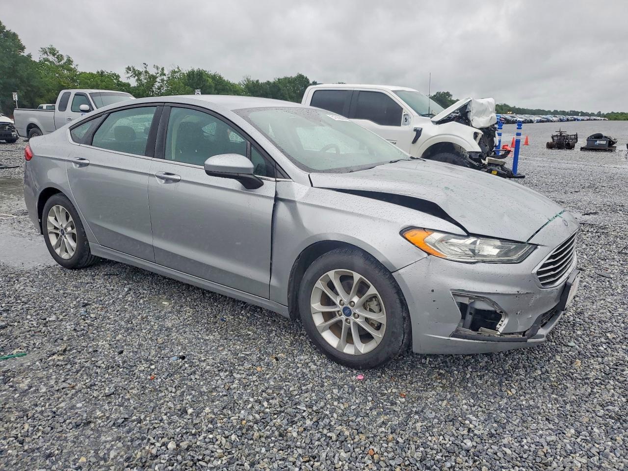 2020 Ford Fusion Se - Фото 4