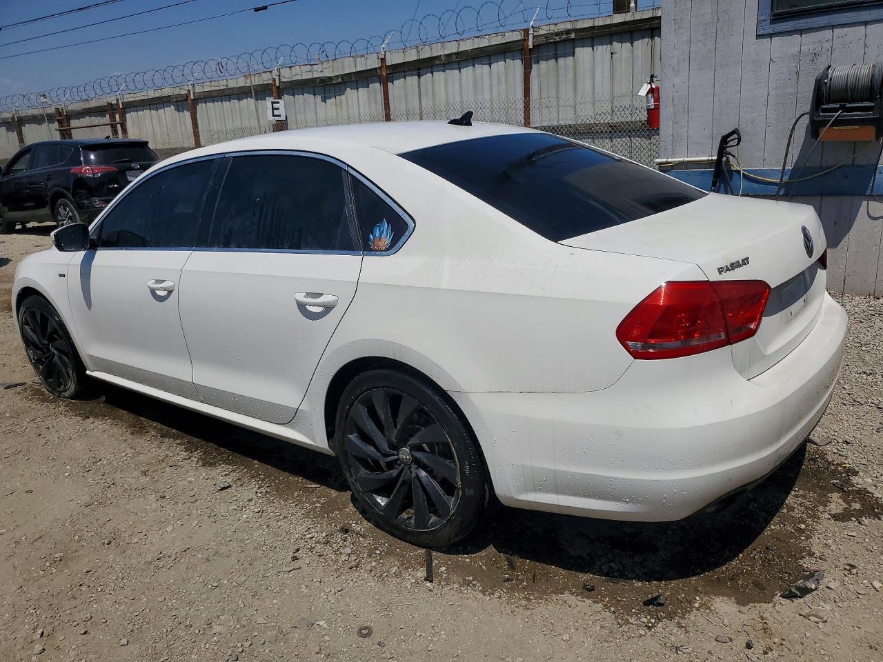 2015 Volkswagen Passat S - Фото 2