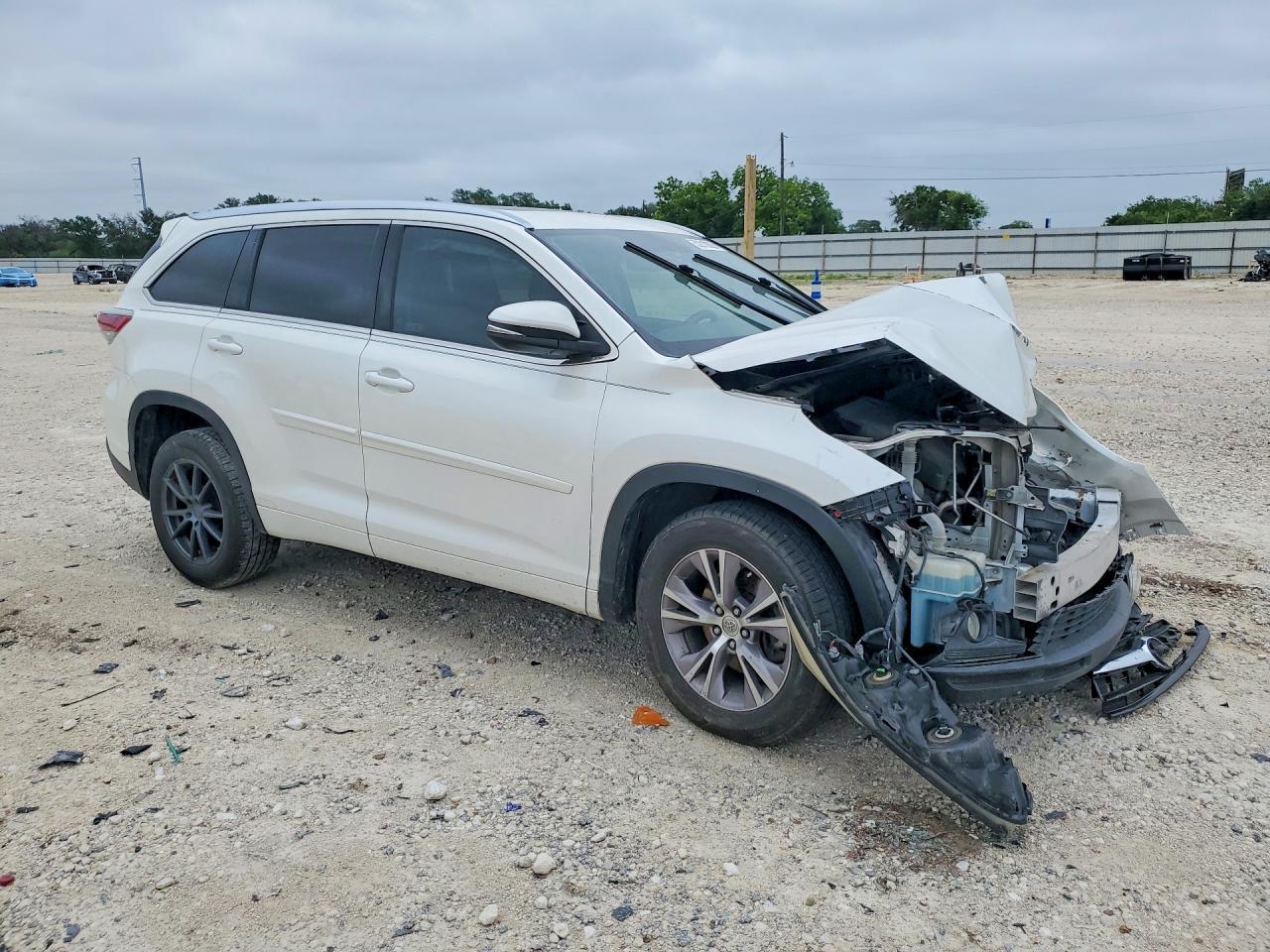 2015 Toyota Highlander Xle - Image 4