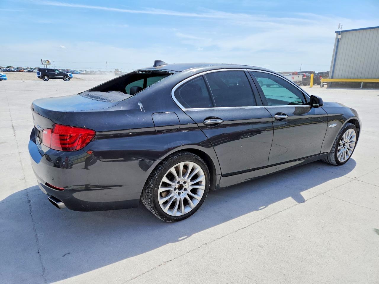 2013 BMW 550 - Image 3