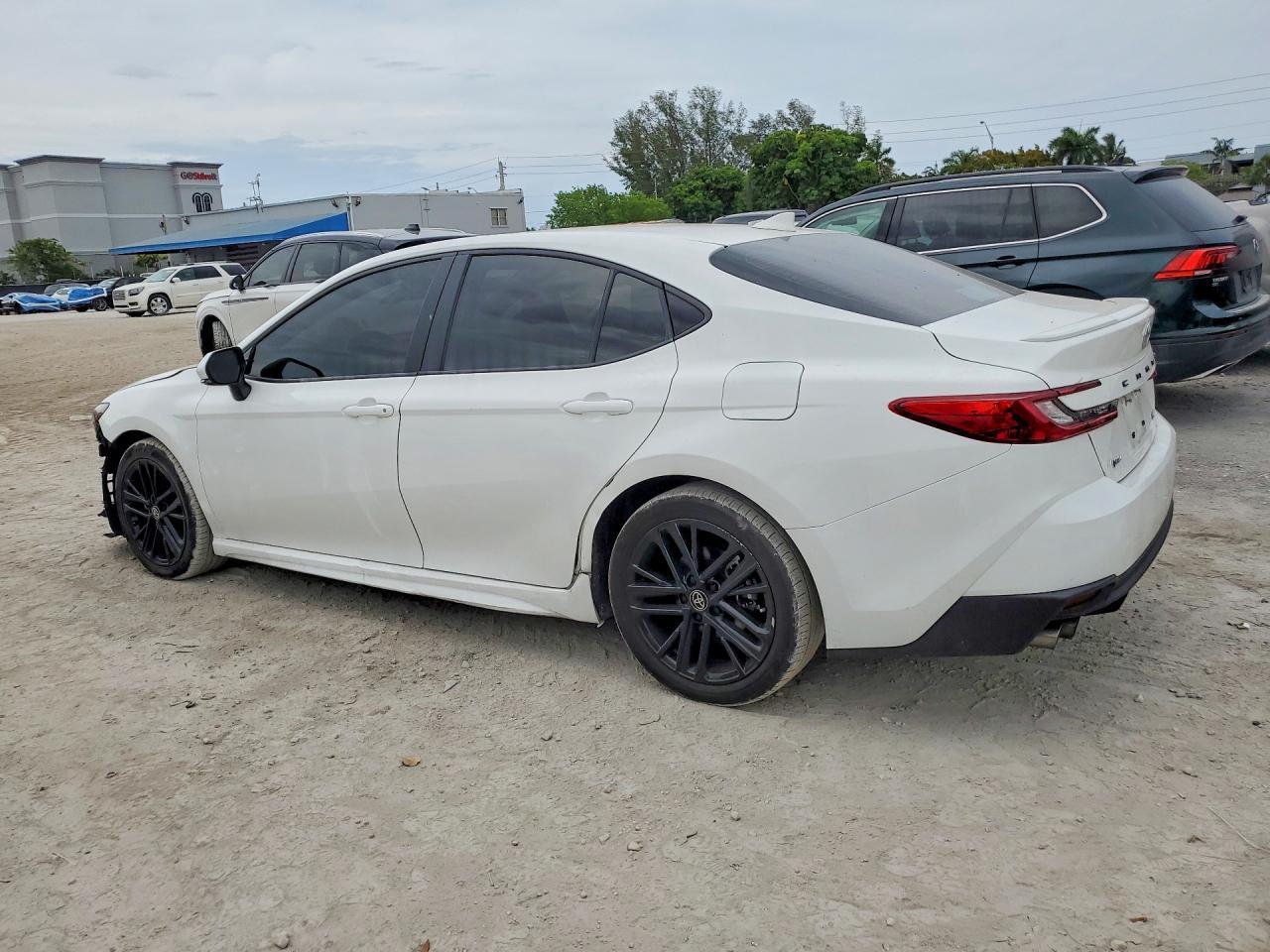 2025 Toyota Camry Se - Image 2