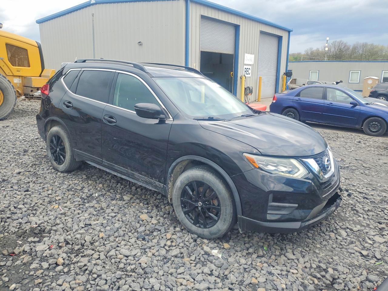 2017 Nissan Rogue Sv - Image 4