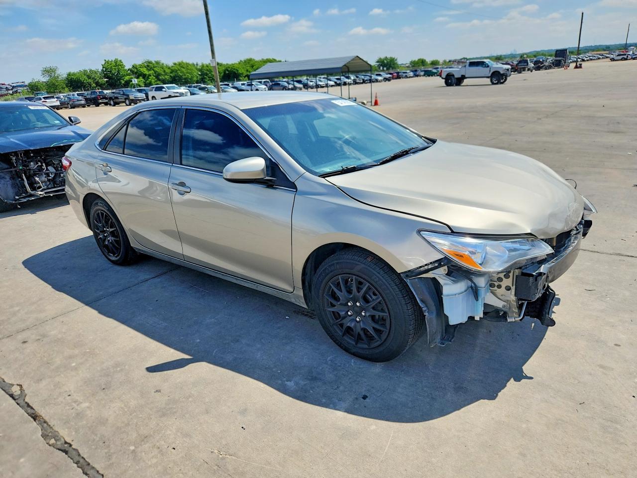 2017 Toyota Camry Le - Фото 4