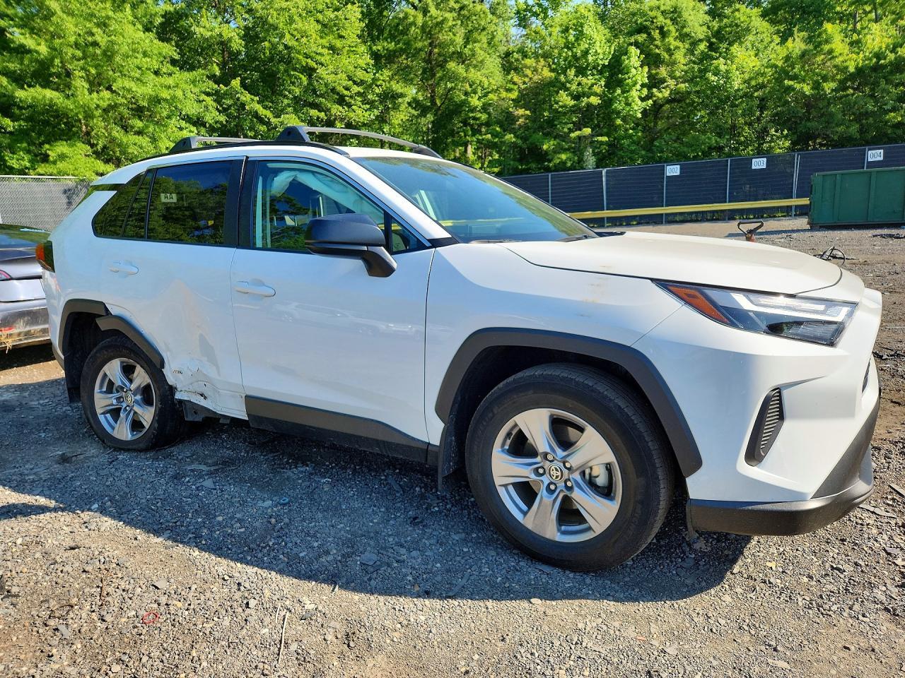 2025 Toyota Rav4 Le - Image 4