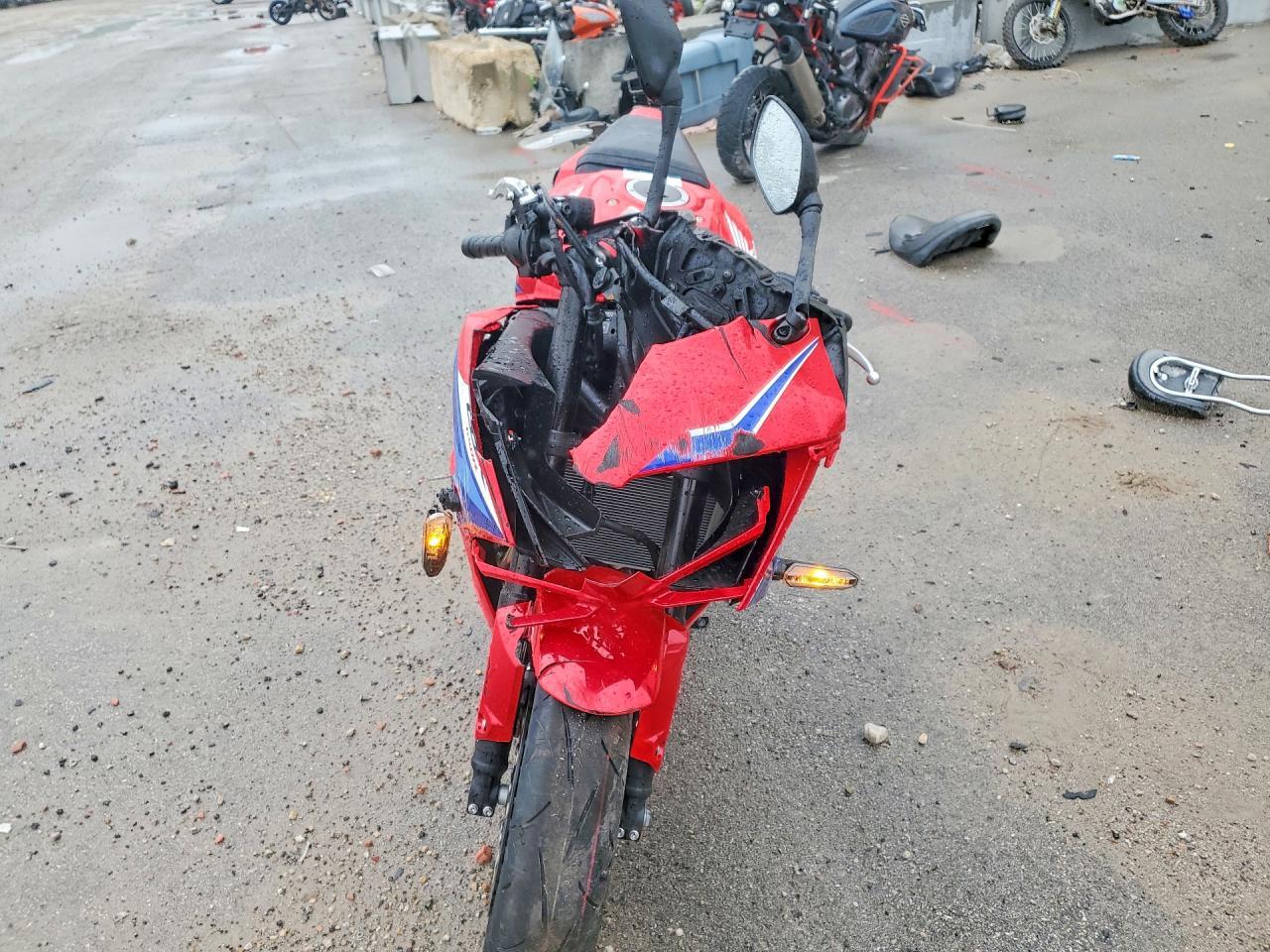2026 Honda Cbr650 R - Image 2