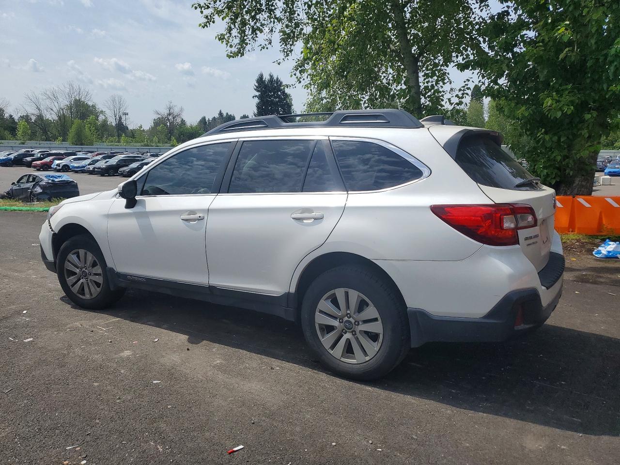 2018 Subaru Outback 2.5I Premium - Image 2
